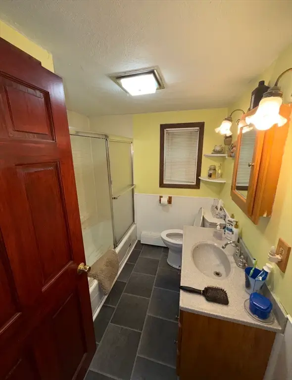 17 E Public St, Assonet, MA 02702 - #3