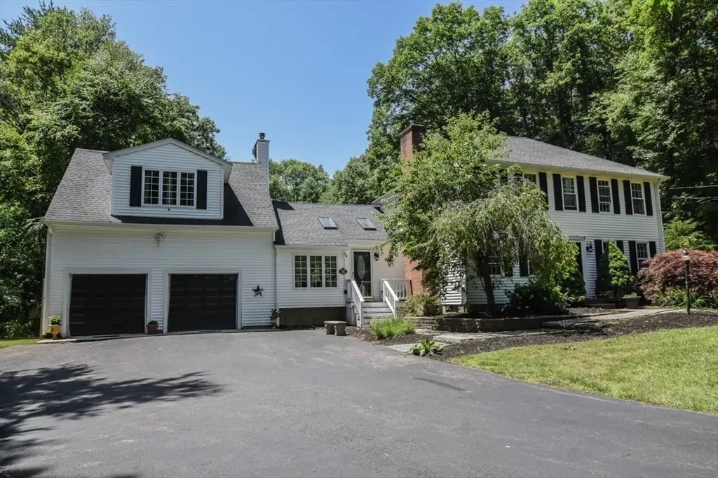 359 Se Main St, Douglas, MA 01516 - #1