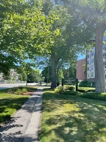 20 Hammond Pond Pkwy #208, Newton, MA 02467