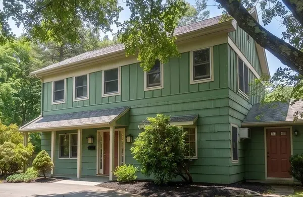 114 Maple St, Lexington, MA 02420