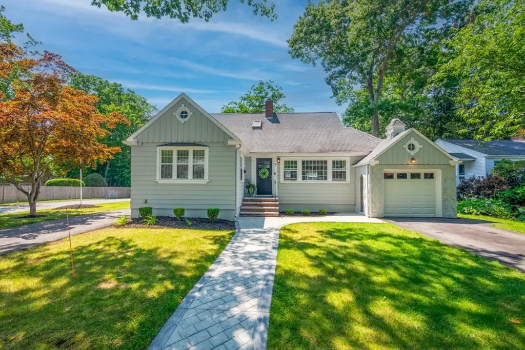 70 Berwick Pl, Norwood, MA 02062 - #1