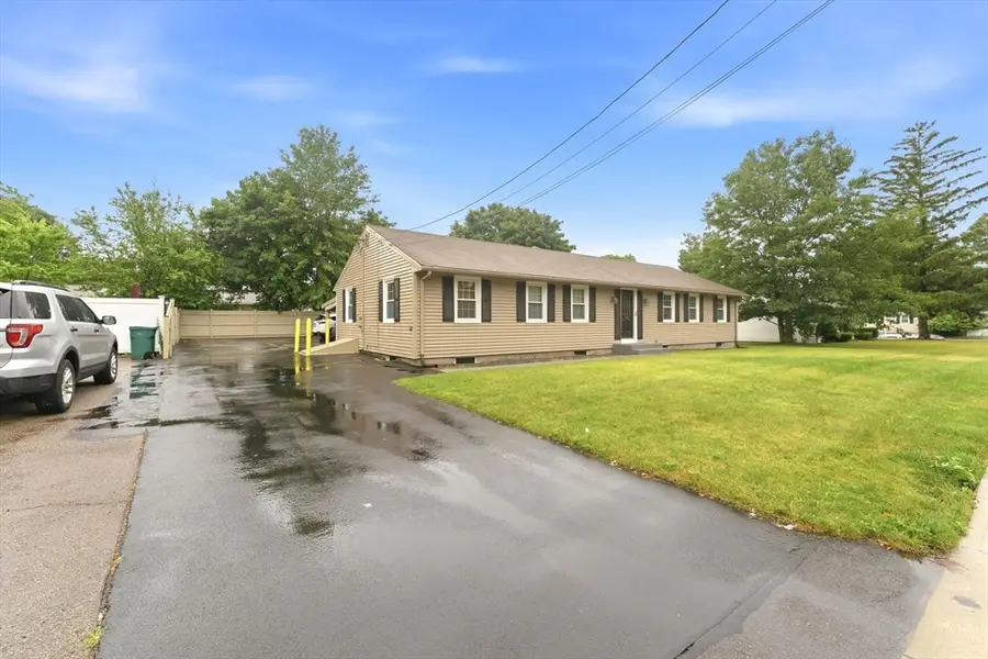 588 Newport Ave, Attleboro, MA 02703 - #2