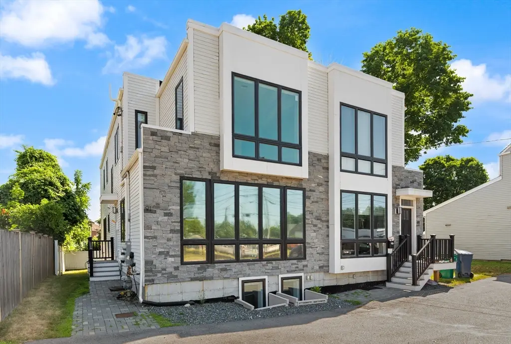 91 Crafts St #91, Newton, MA 02458 - #1