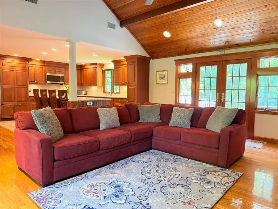 19 Bubbling Brook Rd, Walpole, MA 02081 - #2