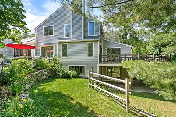 51 Hillside Dr #51, Wayland, MA 01778