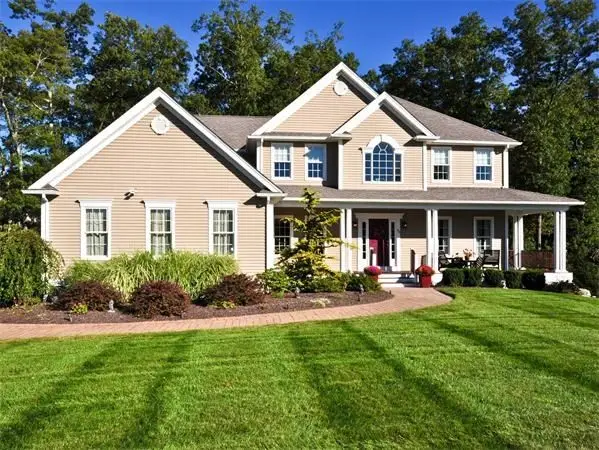 68 Raymond A Sampson Dr, North Attleboro, MA 02760