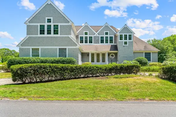 14 Glenneagle Dr, Mashpee, MA 02649