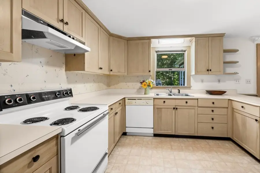 52 Oak Knoll, West Tisbury, MA 02575 - #3
