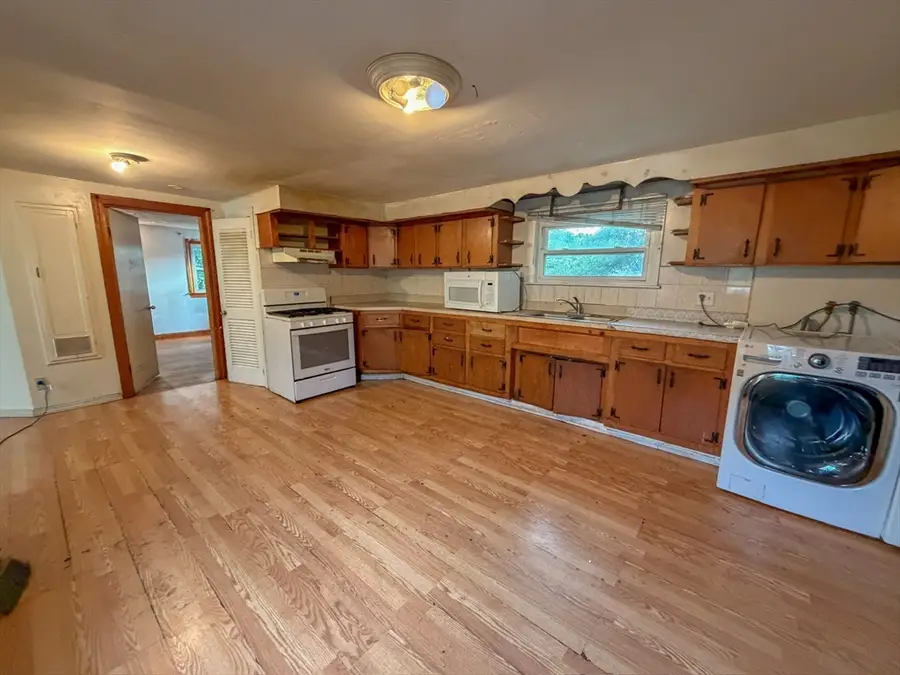 32 Oliver St, Lowell, MA 01854 - #2