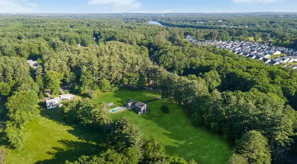 15 - 17 Lawndale Rd, Tyngsborough, MA 01879