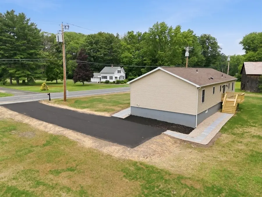 74 West St, Hatfield, MA 01088 - #3
