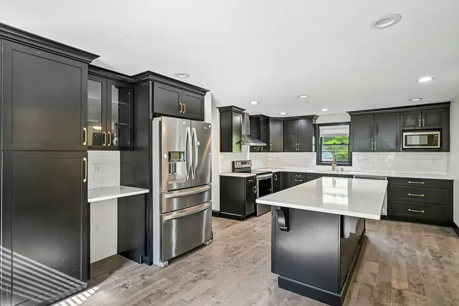 6 Susan Cir, Carver, MA 02330 - #2