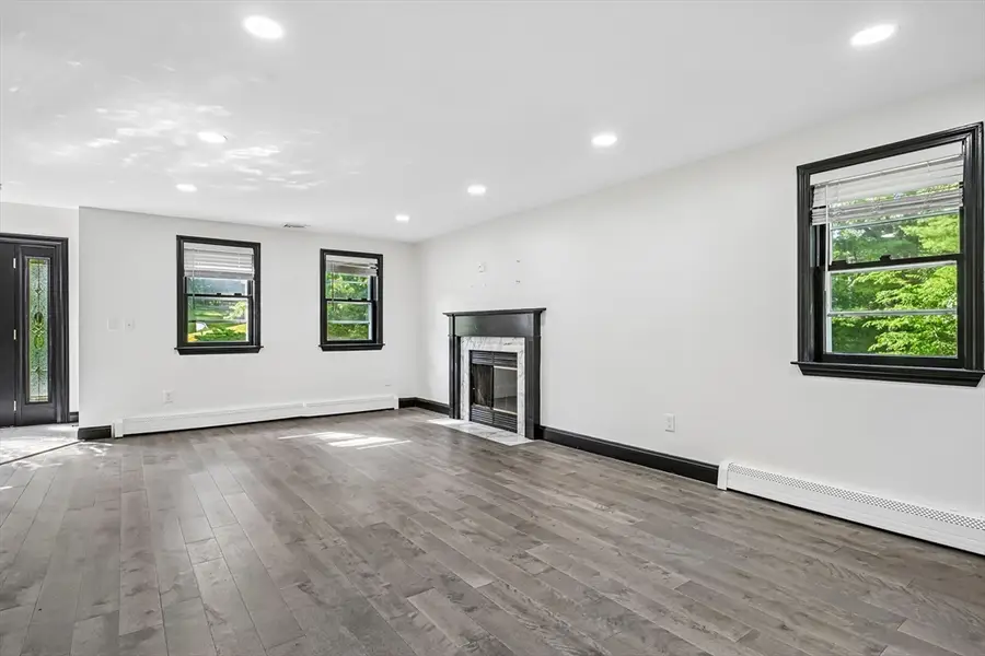 6 Susan Cir, Carver, MA 02330 - #3