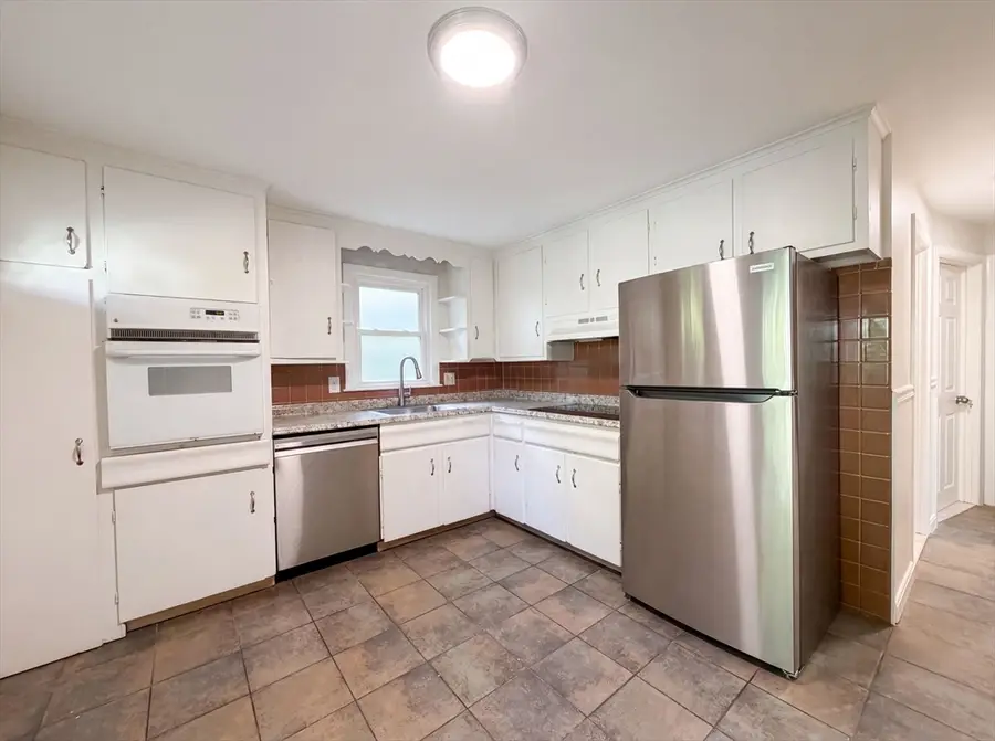 17 Vineyard St, Worcester, MA 01603 - #2