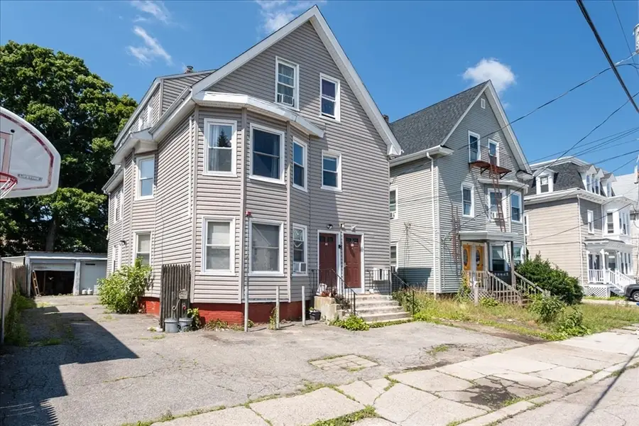 39 Myrtle St, Pawtucket, RI 02860 - #2