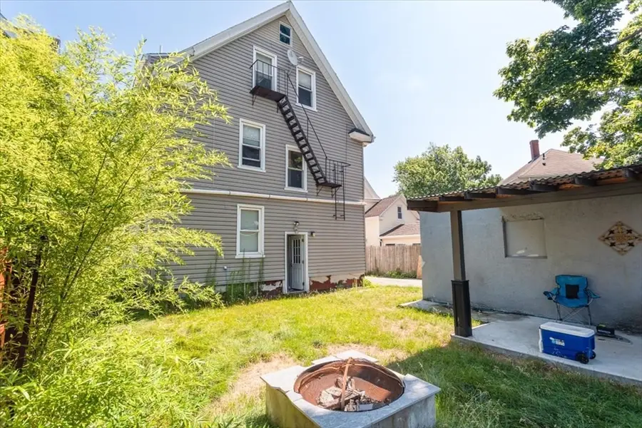 39 Myrtle St, Pawtucket, RI 02860 - #3
