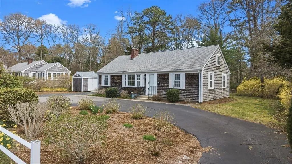 84 Hinckley Cir, Osterville, MA 02655 - #1