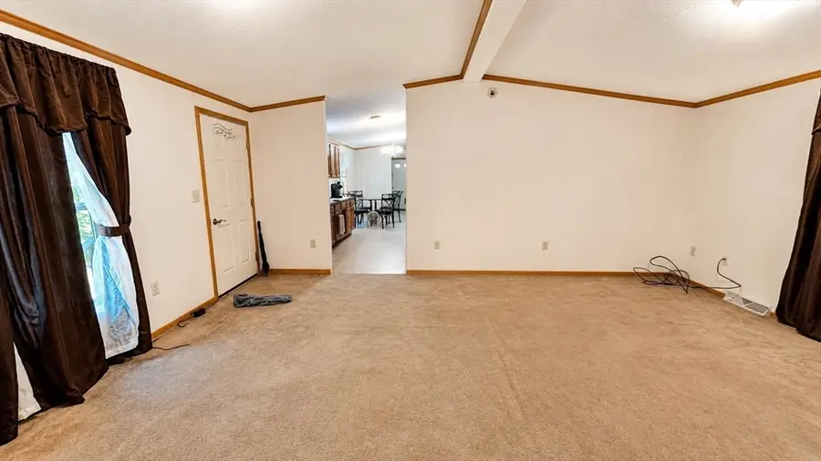 1 Breezy Bend, Auburn, MA 01501 - #3