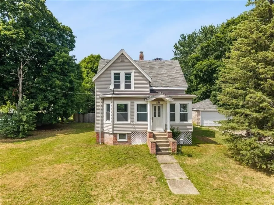 88 Cottage St, Mansfield, MA 02048 - #2