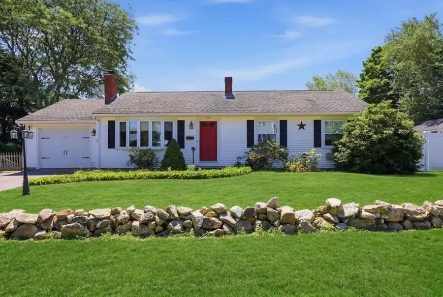 17 Green Dr, Dartmouth, MA 02747 - #3