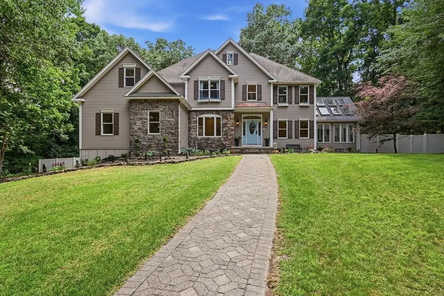 4 Iroquois Ln, Wilbraham, MA 01095 - #2