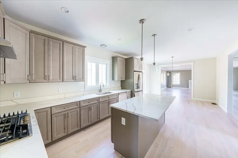 121 Valerie Run, Northbridge, MA 01534 - #2