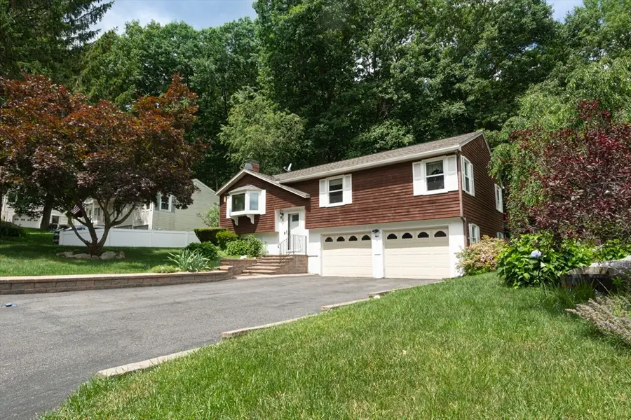 8 Cedar Rd, Holden, MA 01520 - #3