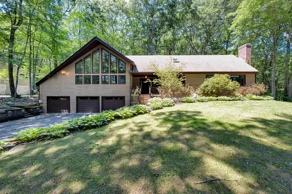 6 Laurelwood Dr, Oxford, MA 01537