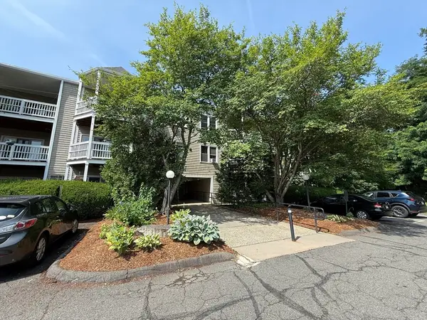 23 Randolph Place #108, Northampton, MA 01060