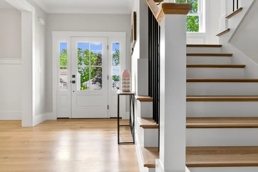4 Brown Ave, Newburyport, MA 01950 - #2
