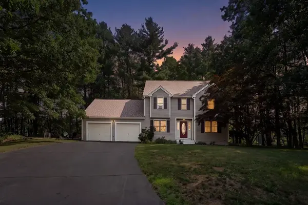 61 Easy St, Uxbridge, MA 01569