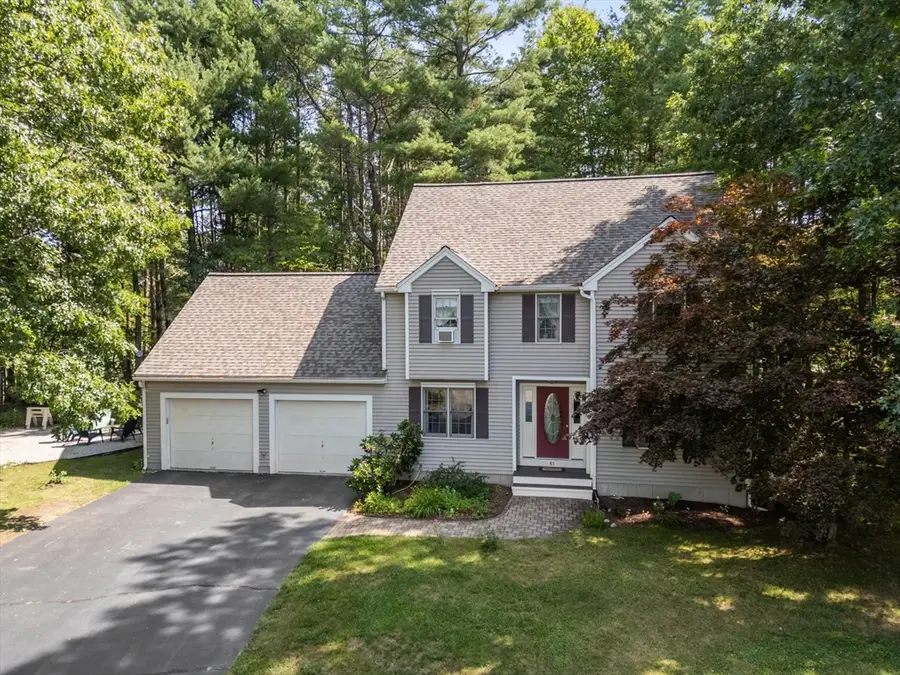 61 Easy St, Uxbridge, MA 01569 - #2