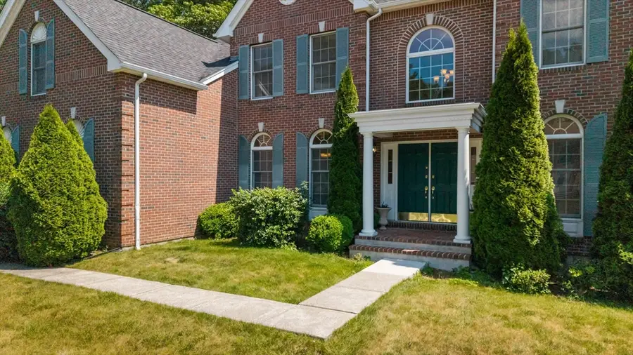 10 Hemingway St, Shrewsbury, MA 01545 - #2