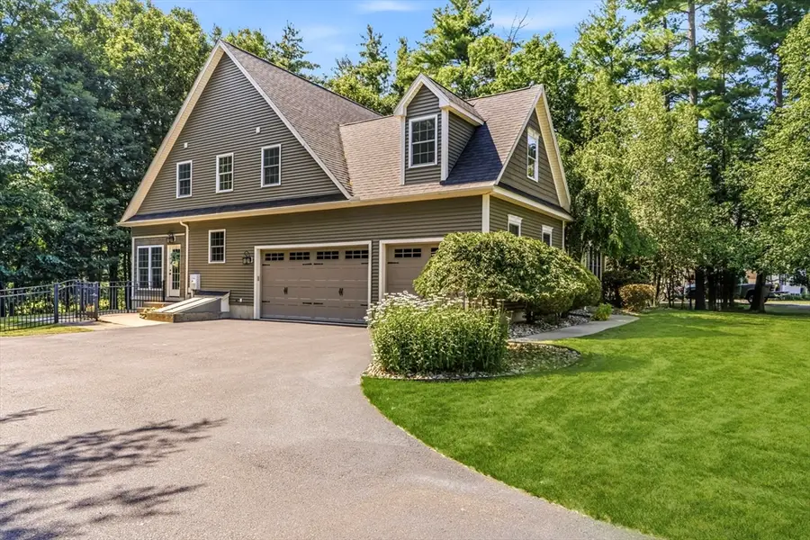 17 Bissonnette Cir, Southampton, MA 01073 - #2