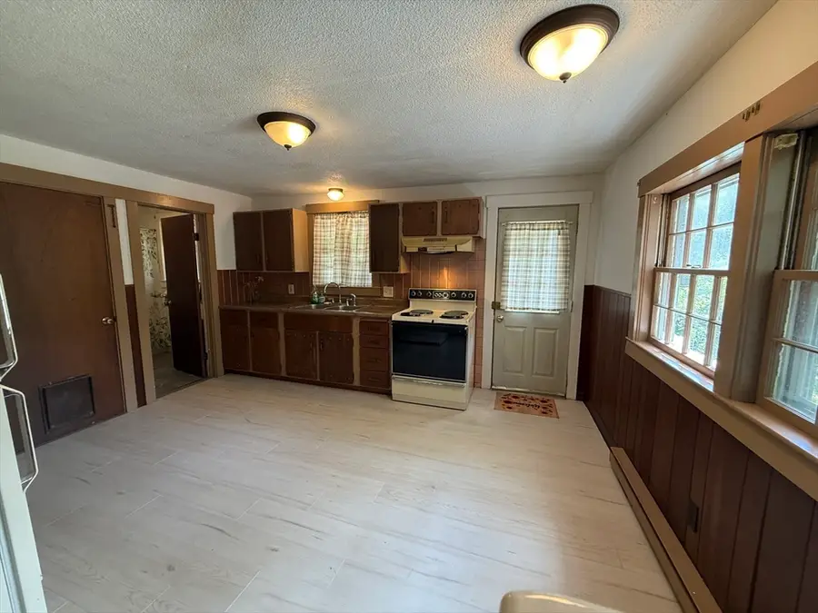 97 W Main St, Orange, MA 01364 - #3