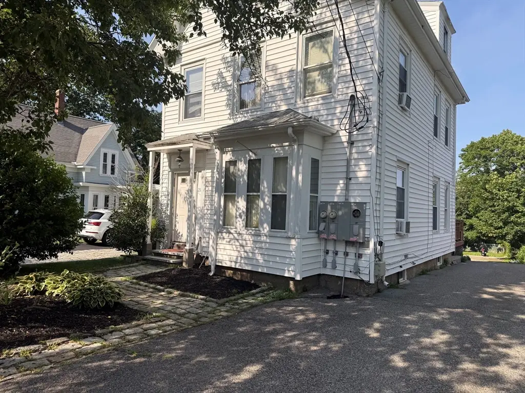 211 Court St, Plymouth, MA 02360 - #1