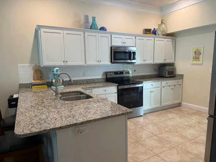 445 Berlin St #7, Clinton, MA 01510 - #3