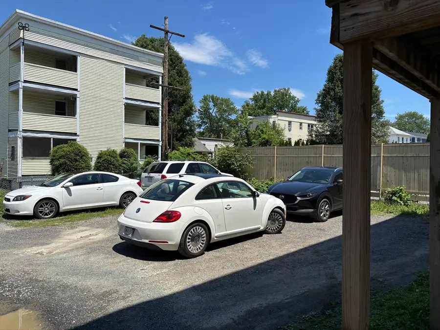 32 Nassau St, Chicopee, MA 01013 - #3