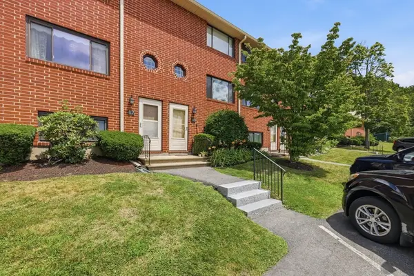 87 Sterling Ln #87, Haverhill, MA 01835