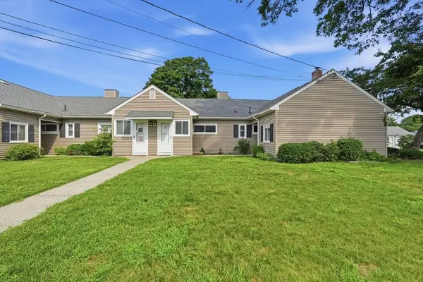 116 Applewood Dr #116, Chicopee, MA 01022