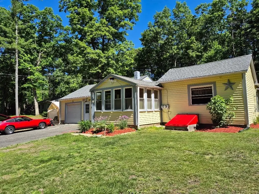64 Munsell St, Belchertown, MA 01007 - #1
