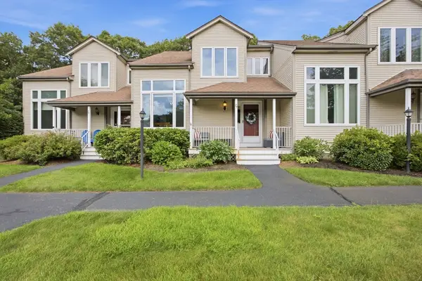 77 Willow Pond Dr #77, Rockland, MA 02370