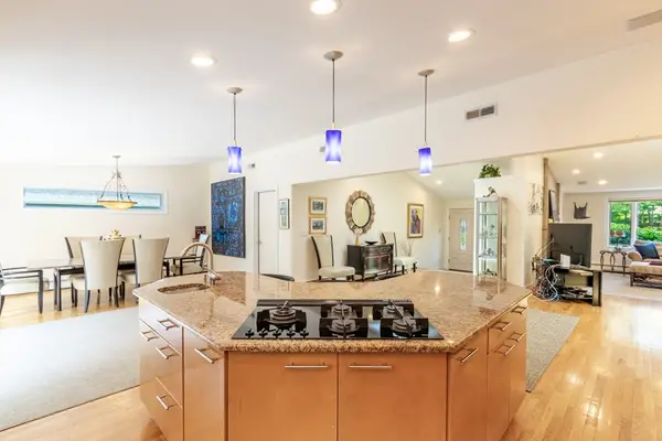 16 Leonard Rd, Sharon, MA 02067
