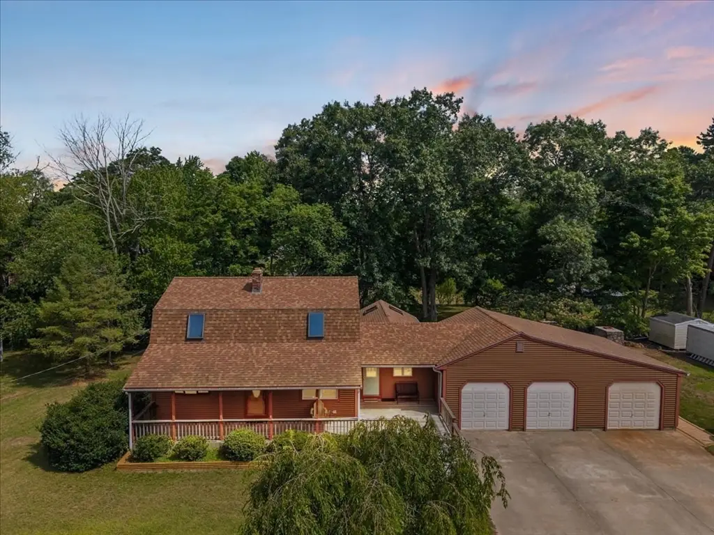 44 Liberty St, East Taunton, MA 02718 - #1