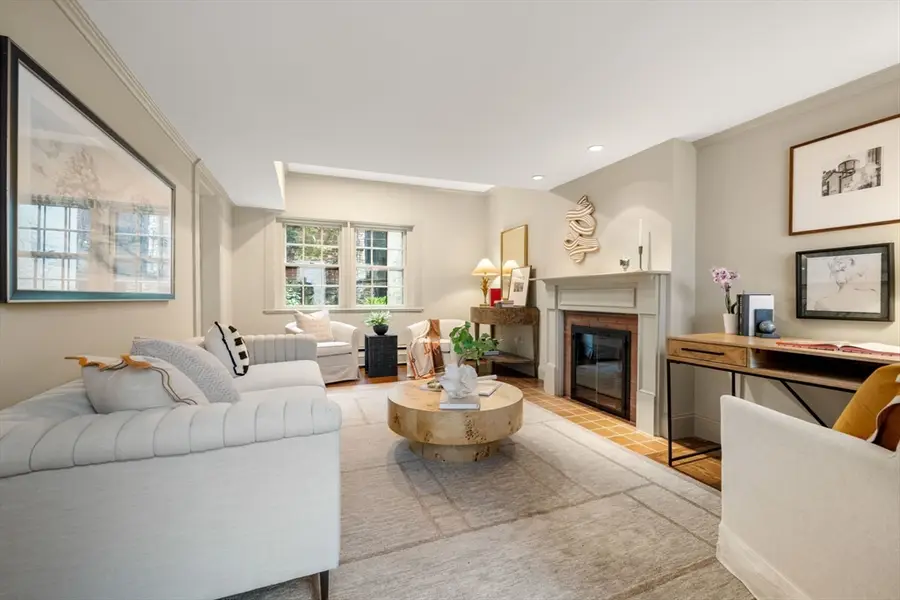 21 Walnut #M, Boston, MA 02108 - #3