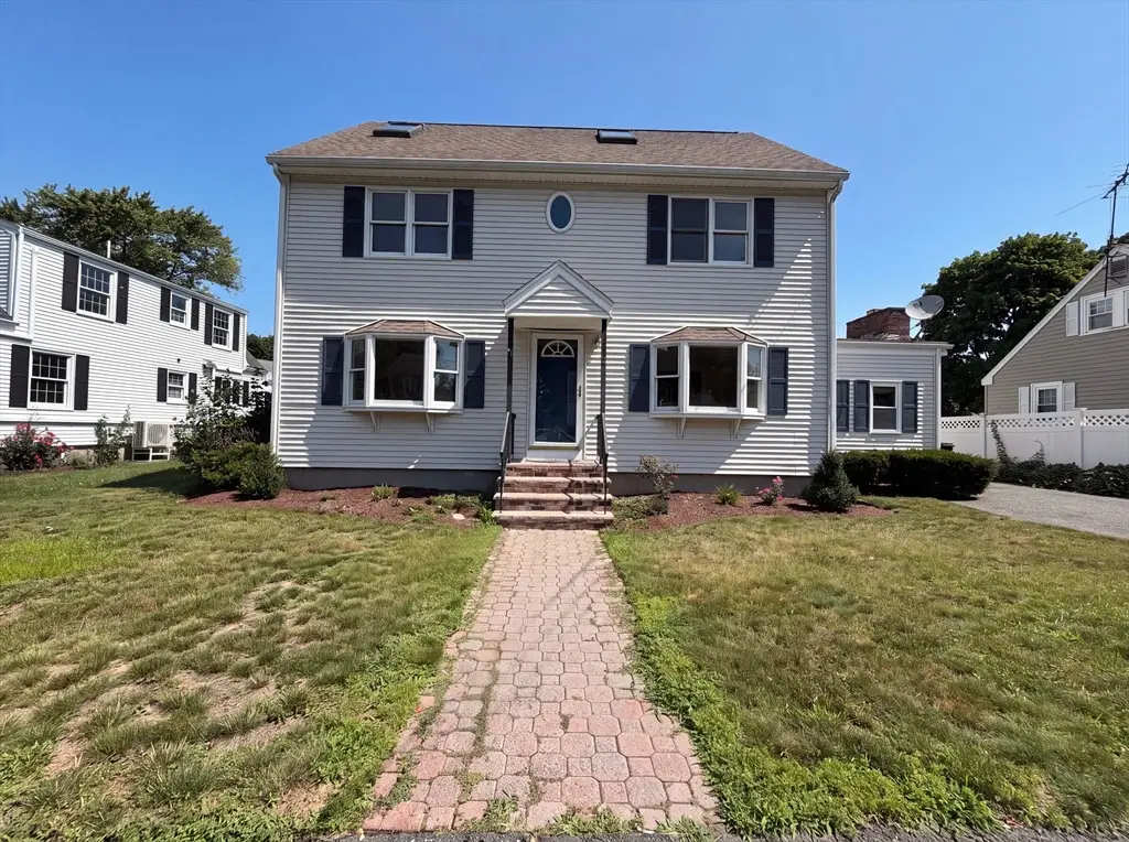 4 Macarthur Cir, Peabody, MA 01960 - #1
