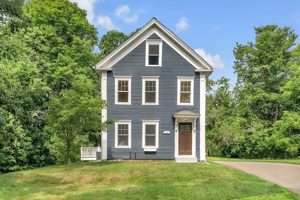4 Shaw St, Medway, MA 02053