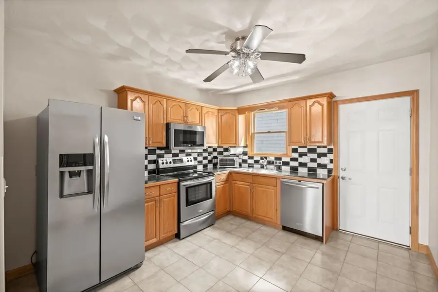 31 Bates St, Danvers, MA 01923 - #2