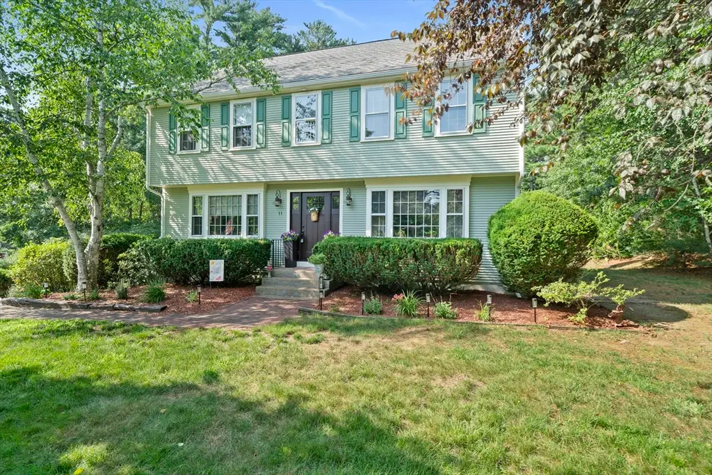 11 Leonard St, Carver, MA 02330 - #1