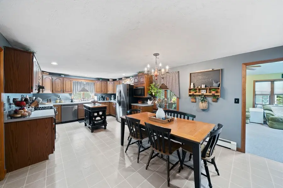 11 Leonard St, Carver, MA 02330 - #2